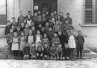 Schulhaus 01